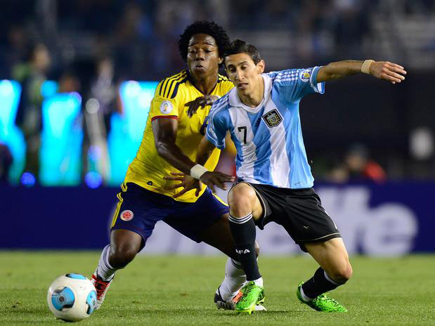 Fútbol: Empatan 0-0 Argentina y Colombia en primer tiempo