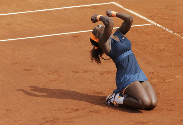 Tenis: S. Williams vence a Sharapova y se corona en Roland Garros