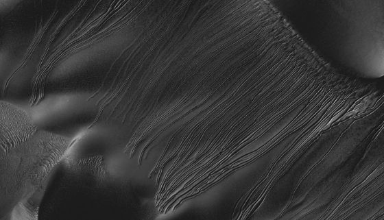 Surcos de hielos en Marte