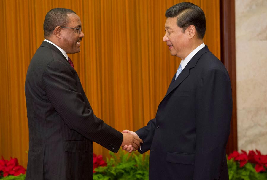 Presidente chino analiza con primer ministro etíope cooperación bilateral 