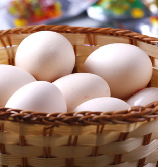 Regulador de alimentos chino realiza investigación sobre huevos contaminados con sulfato de cobre
