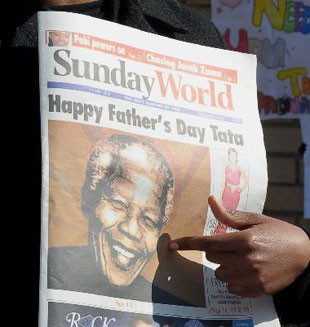 Continúa mejoría de Nelson Mandela, dice presidente sudafricano