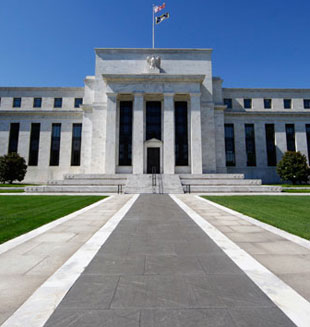 Fed mantiene estímulo para apoyar economía