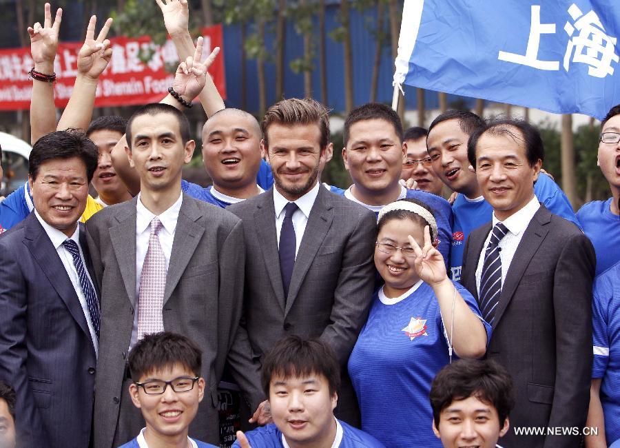 Beckham recibe a sus fans en Shanghai (2)