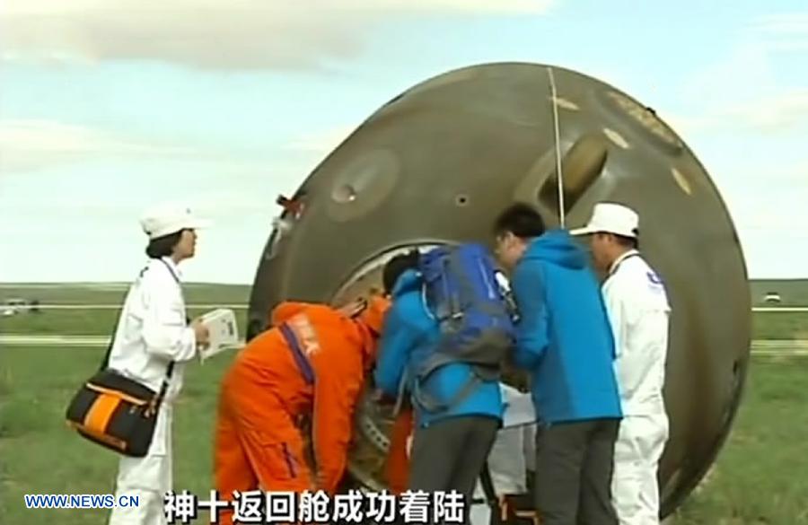 Aterriza con éxito cápsula de retorno de Shenzhou-10