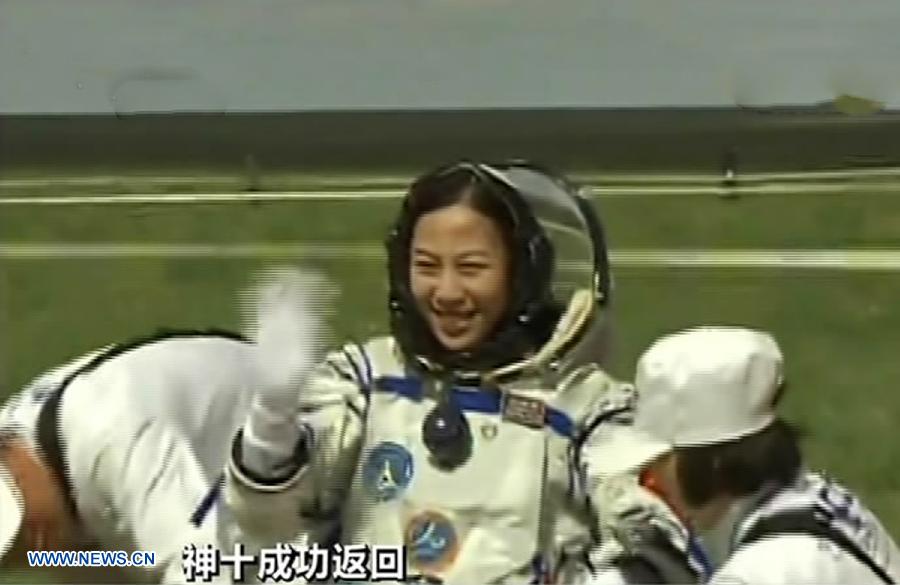 Aterriza con éxito cápsula de retorno de Shenzhou-10