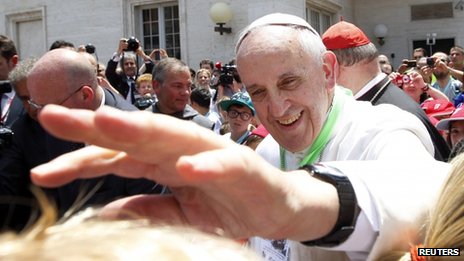 Papa Francisco crea comisión para investigar banco del Vaticano