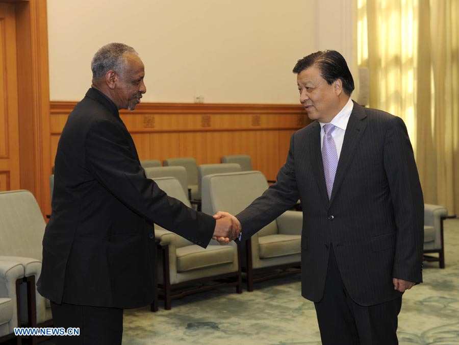 Alto líder chino se reúne con delegación de Sudán