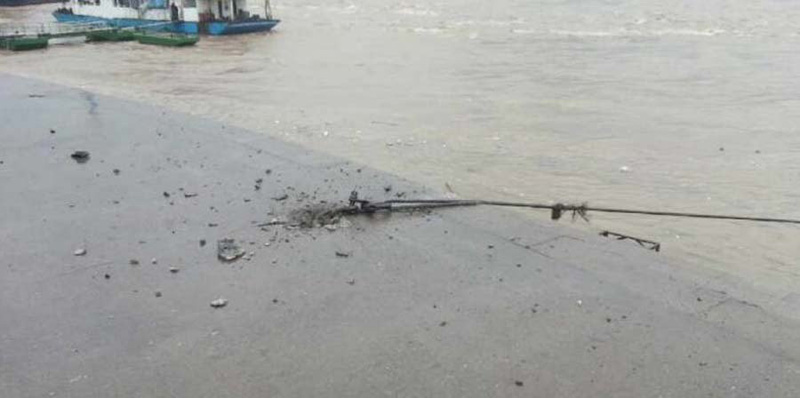 Hundimiento de barcaza causado por inundación deja cinco desaparecidos en suroeste de China