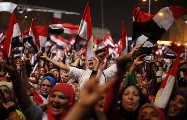 Ejército de Egipto derroca al presidente Morsi, anuncia transición