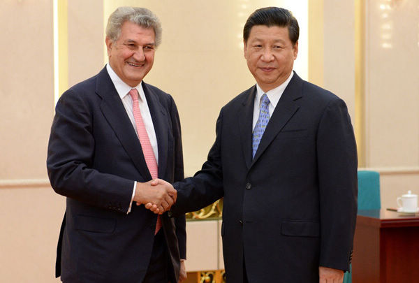 Presidente chino se reúne con líder de diputados de España 