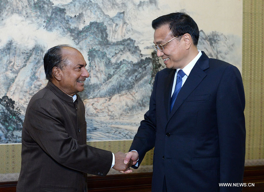 Premier chino se reúne con ministro de Defensa de la India 