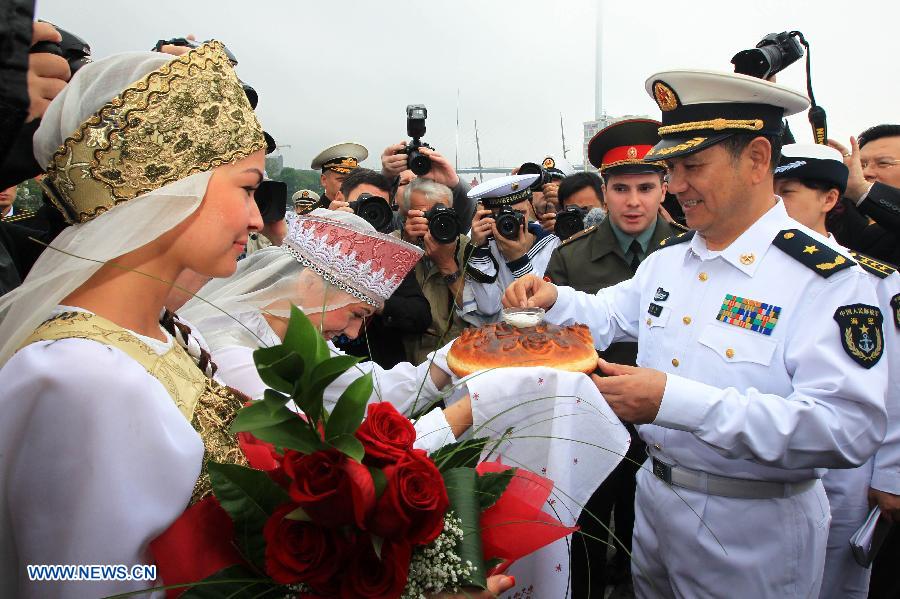 Buques de guerra chinos llegan a puerto ruso para ejercicios navales conjuntos  (3)