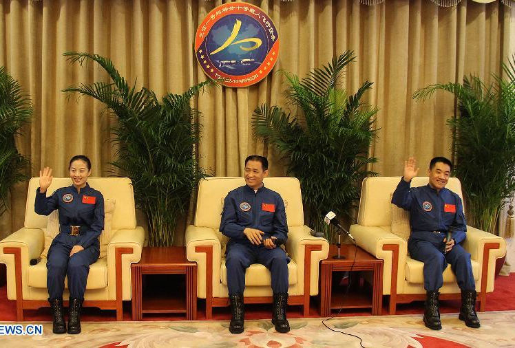 Astronautas de la misión espacial Shenzhou-10 de China finalizan cuarentena médica