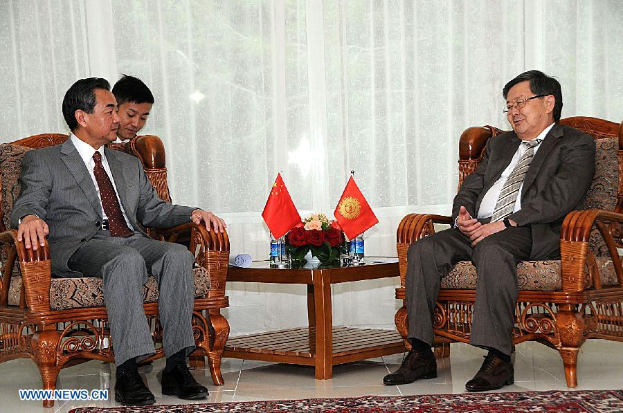 Kirguizistán se compromete a estrechar lazos con China