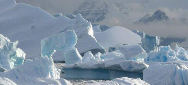 Las capas de hielo pierden alrededor de 300 millones de toneladas cada año