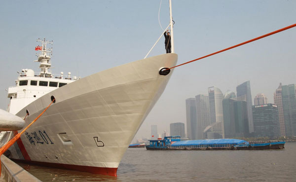 Mayor buque de salvamento de China visita Indonesia 