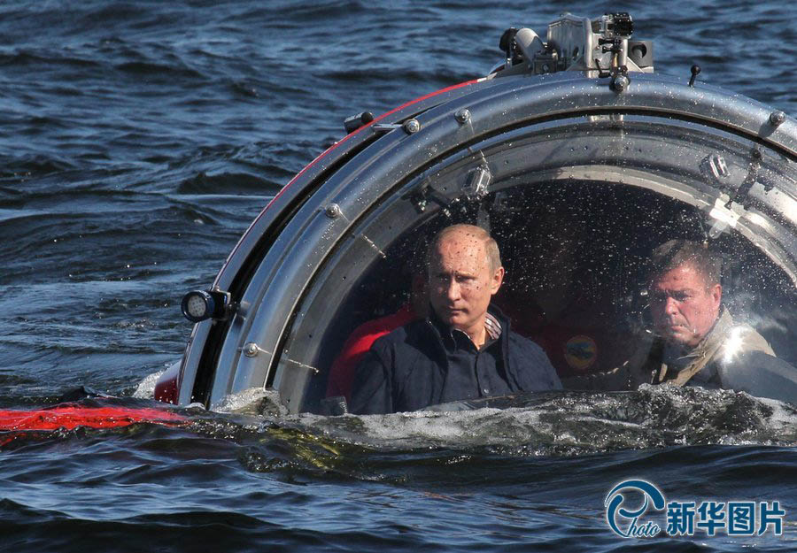 Putin hace recorrido en submarino