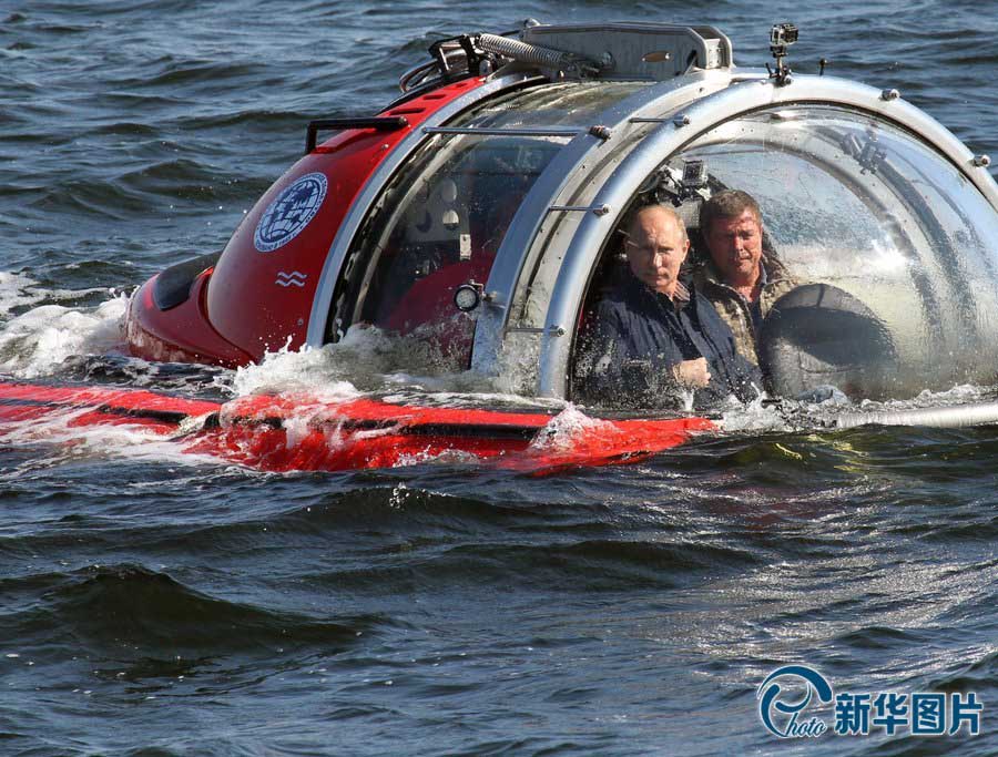 Putin hace recorrido en submarino