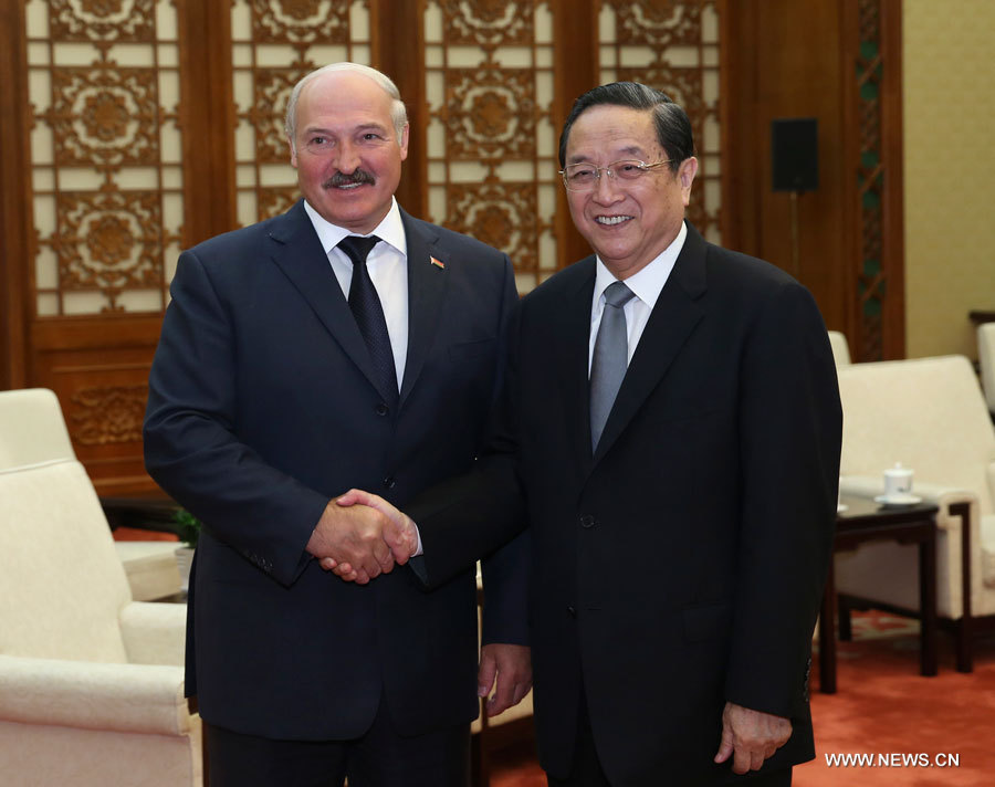 Máximo asesor político chino se reúne con presidente bielorruso