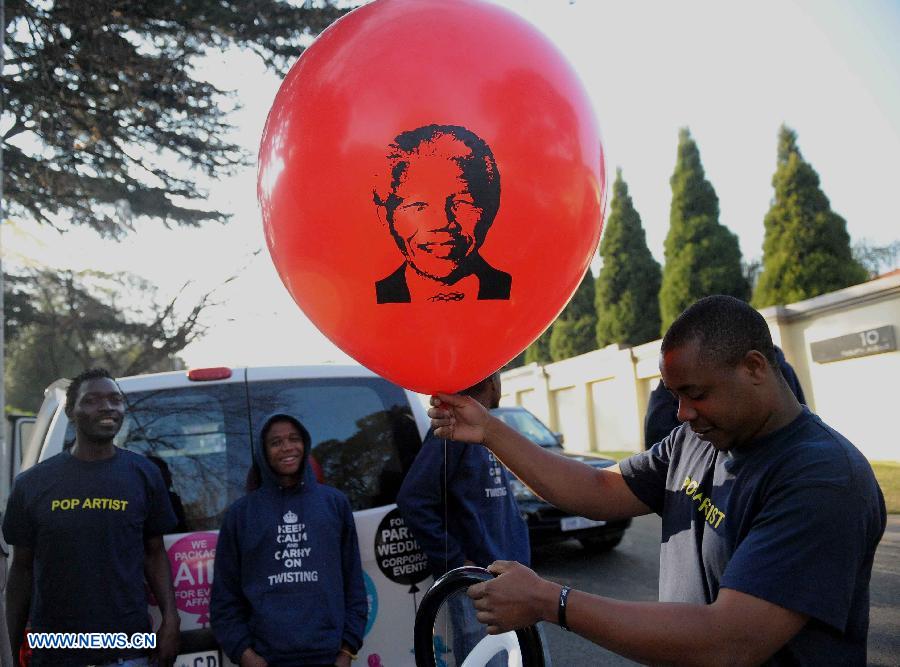 Salud de Mandela está mejorando, según oficina presidencial