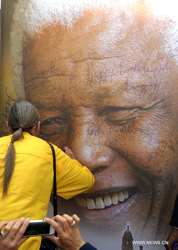 Sudafricanos celebran cumpleaños noventa y cinco de Mandela