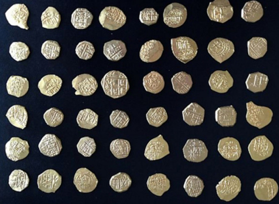 Recuperan en Florida 48 escudos de oro de un galeón de la flota de 1715