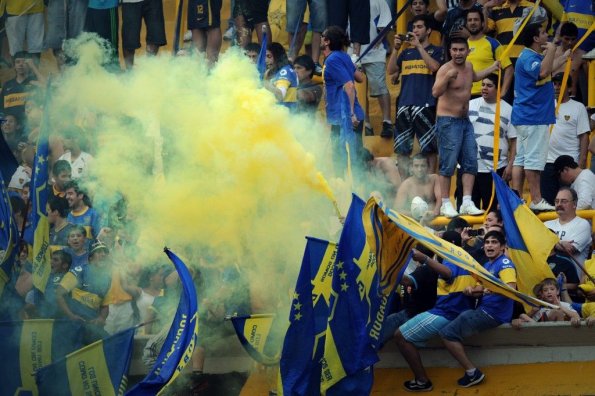Mueren dos personas en tiroteo entre hinchas del Boca Juniors
