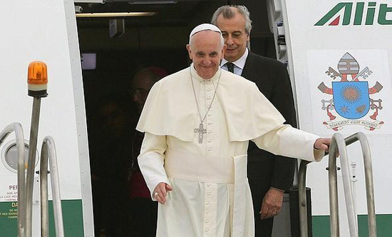 El Papa Francisco: No traigo ni oro ni plata, sino algo más valioso, Jesucristo
