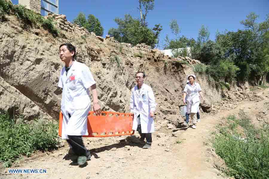 Envían expertos médicos a zona de sismo en noroeste de China