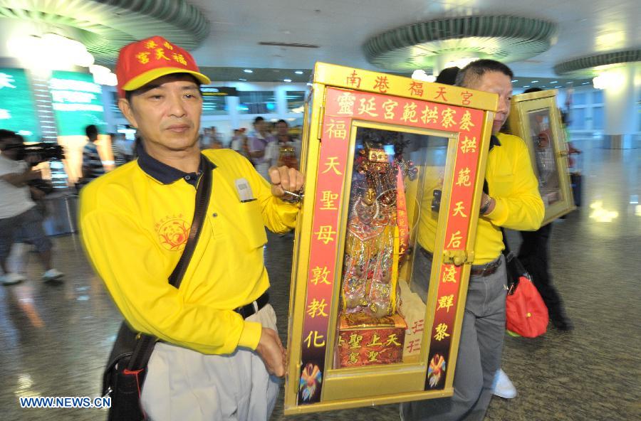 Diosa del mar cruza Estrecho de Taiwan para ceremonia de bendición