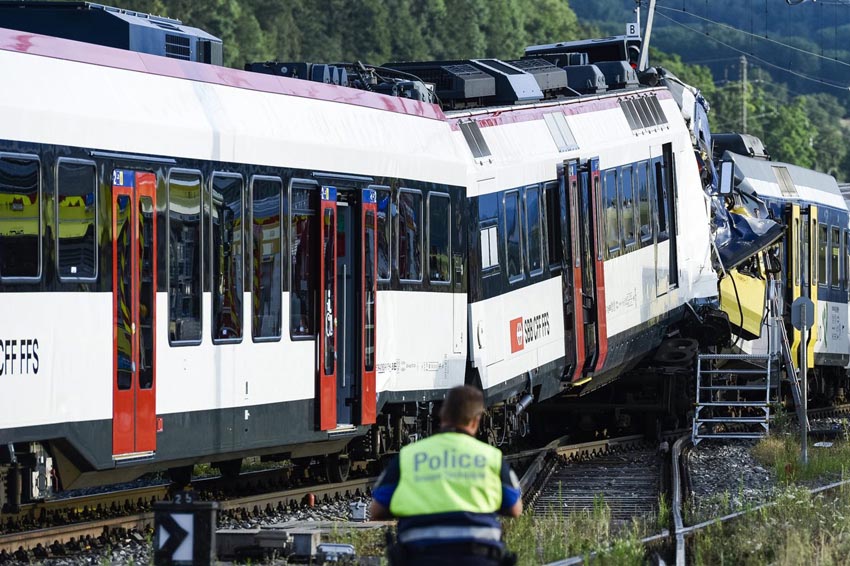 Choque de trenes en oeste de Suiza deja varios lesionados