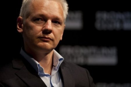 Julián Assange califica a Manning como héroe