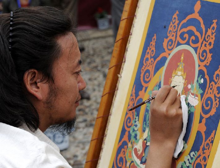 Inauguran exposición de Tangka en Lhasa (5)