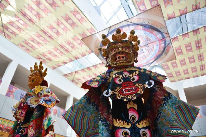 Inauguran exposición de Tangka en Lhasa