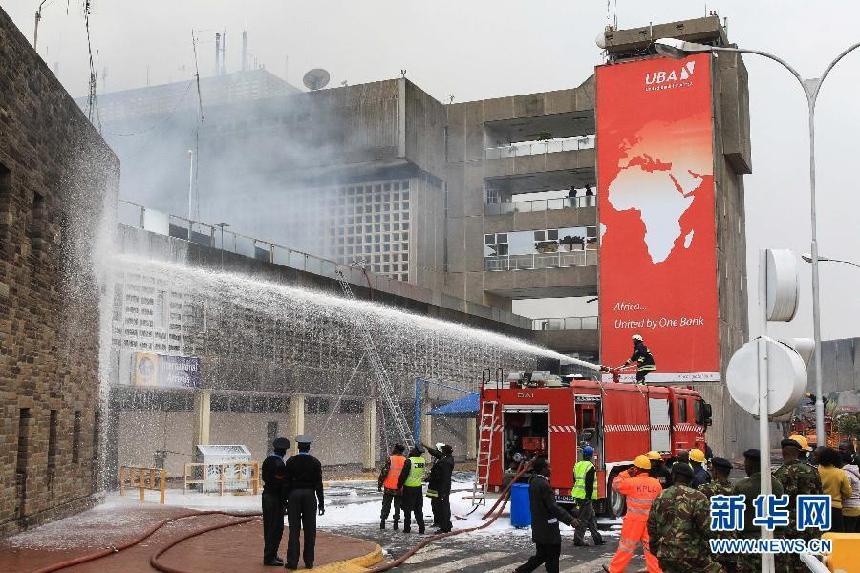Incendio destruye una terminal del aeropuerto de Nairobi
