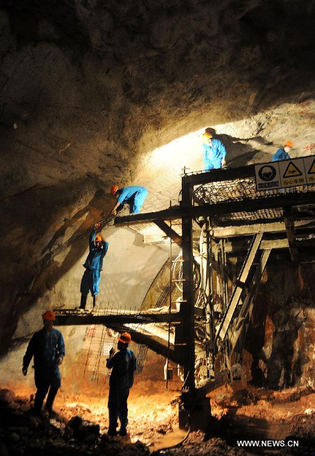 Construyen túnel de Shilin en Yunnan 5