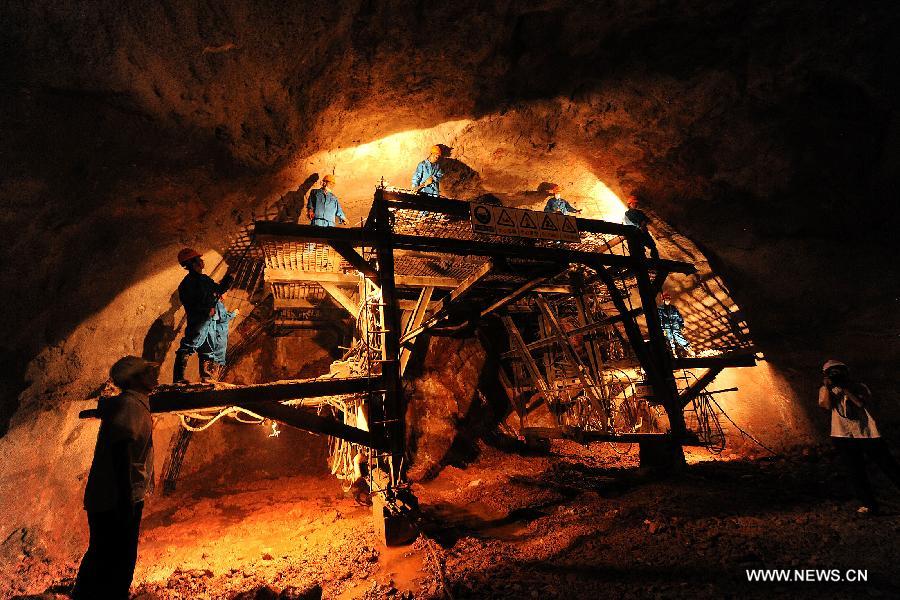 Construyen túnel de Shilin en Yunnan 3