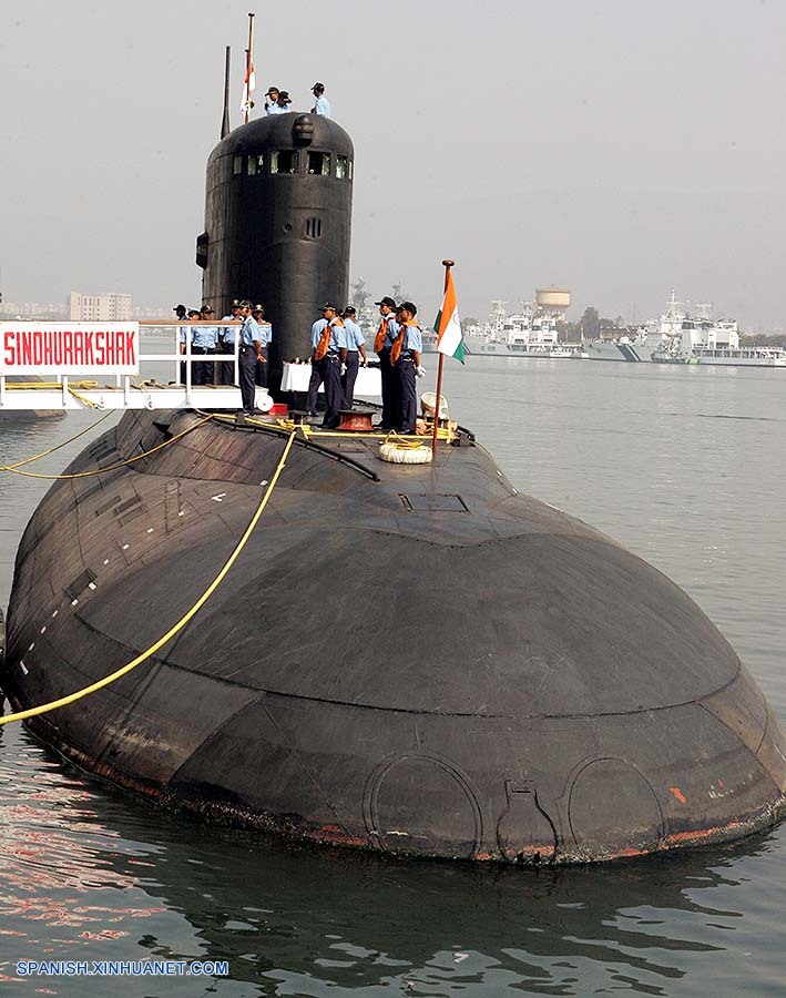 Ocurre explosión en submarino de Armada india