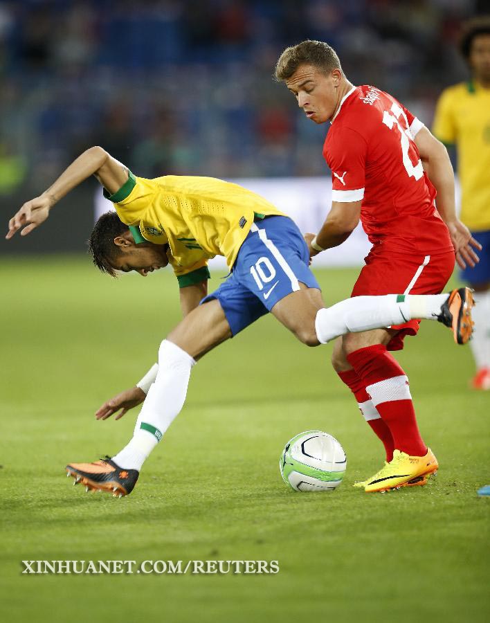 Fútbol: Brasil pierde 1-0 ante Suiza por autogol de Alves