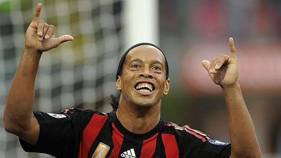 Ronaldinho se opera los dientes