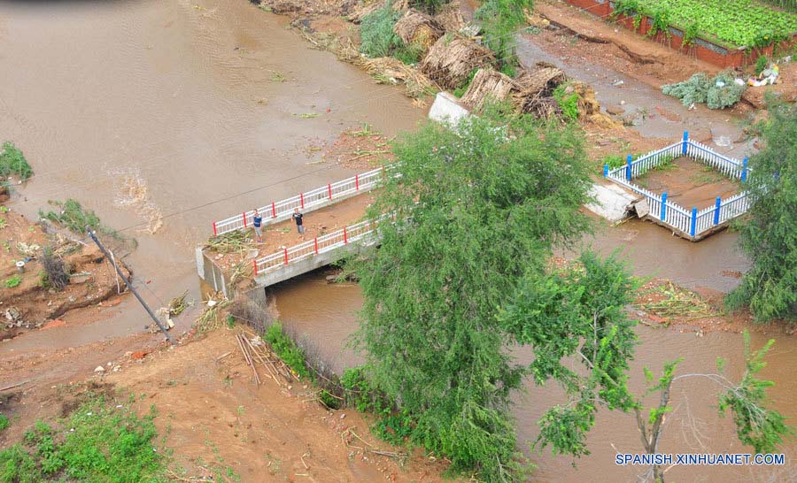 Inundaciones en noreste de China dejan 40 muertos