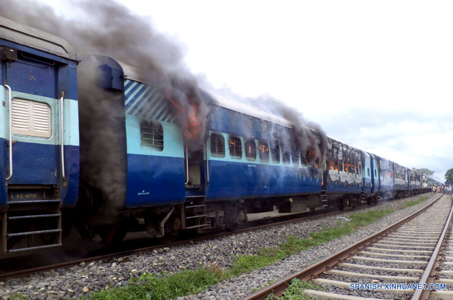 Mueren más de 35 personas atropelladas por tren en este de la India