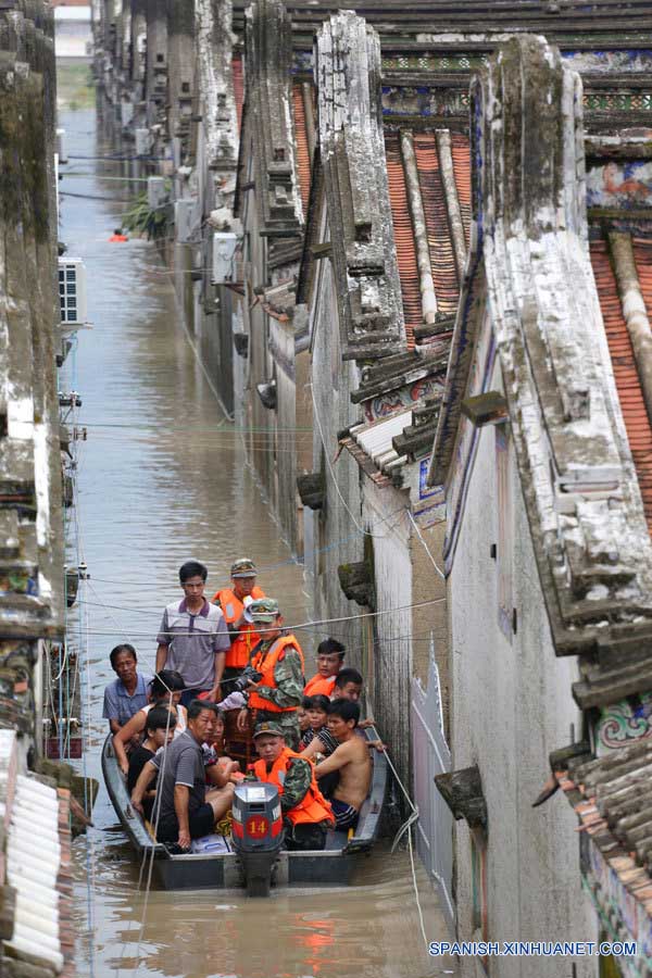 Inundaciones y tifón dejan 105 muertos y 115 desaparecidos en China