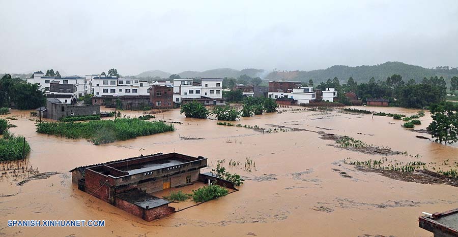 Inundaciones y tifón dejan 105 muertos y 115 desaparecidos en China