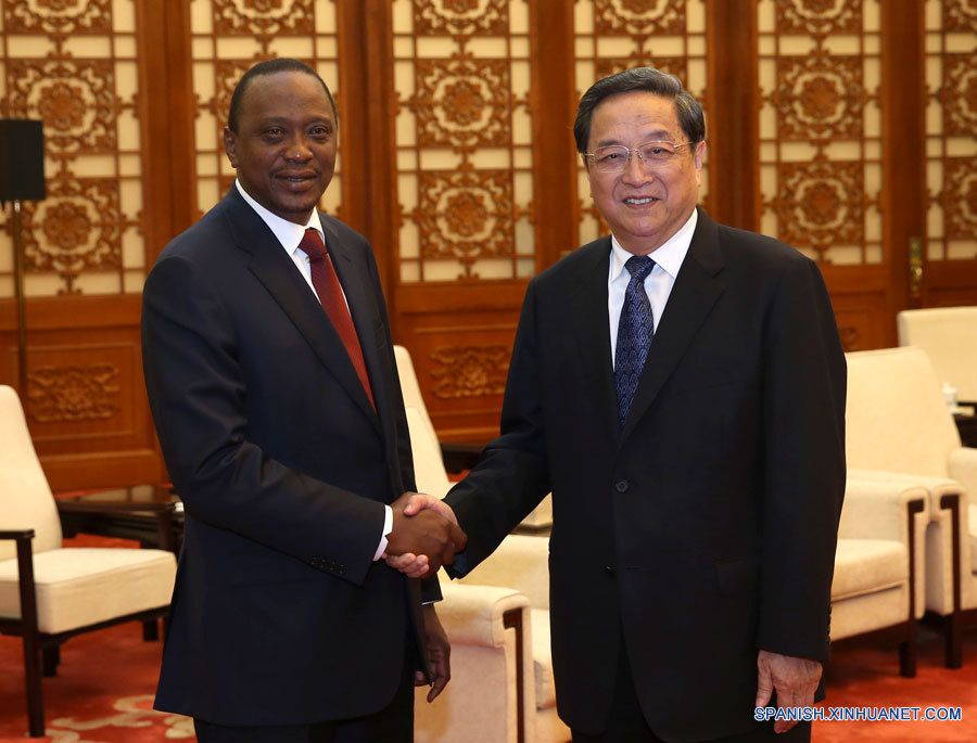 Máximo asesor político chino se reúne con presidente keniano