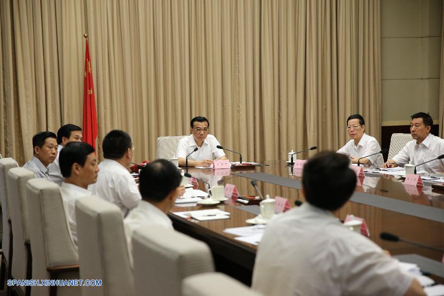 PM chino pide esfuerzos para combatir inundaciones