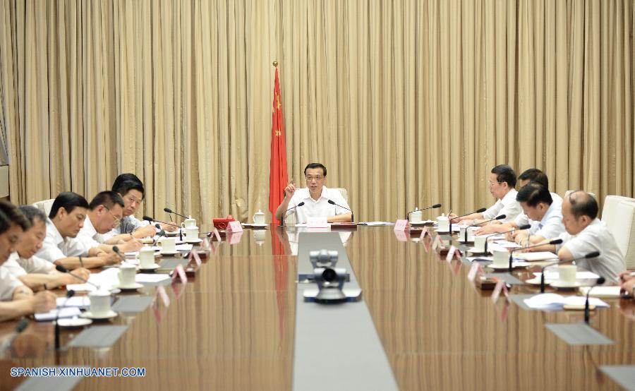 PM chino pide esfuerzos para combatir inundaciones