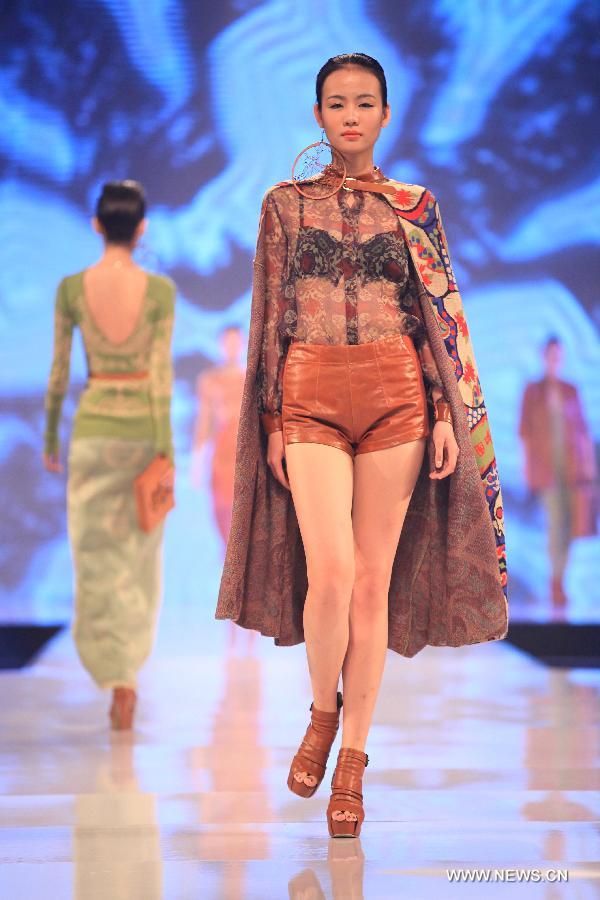 Creaciones en la Temporada de Moda Jimo en China 8