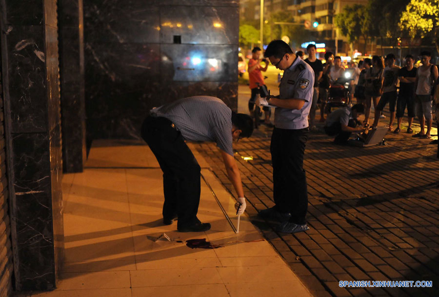 Hombre armado con cuchillo ataca a 10 personas en sudoeste de China